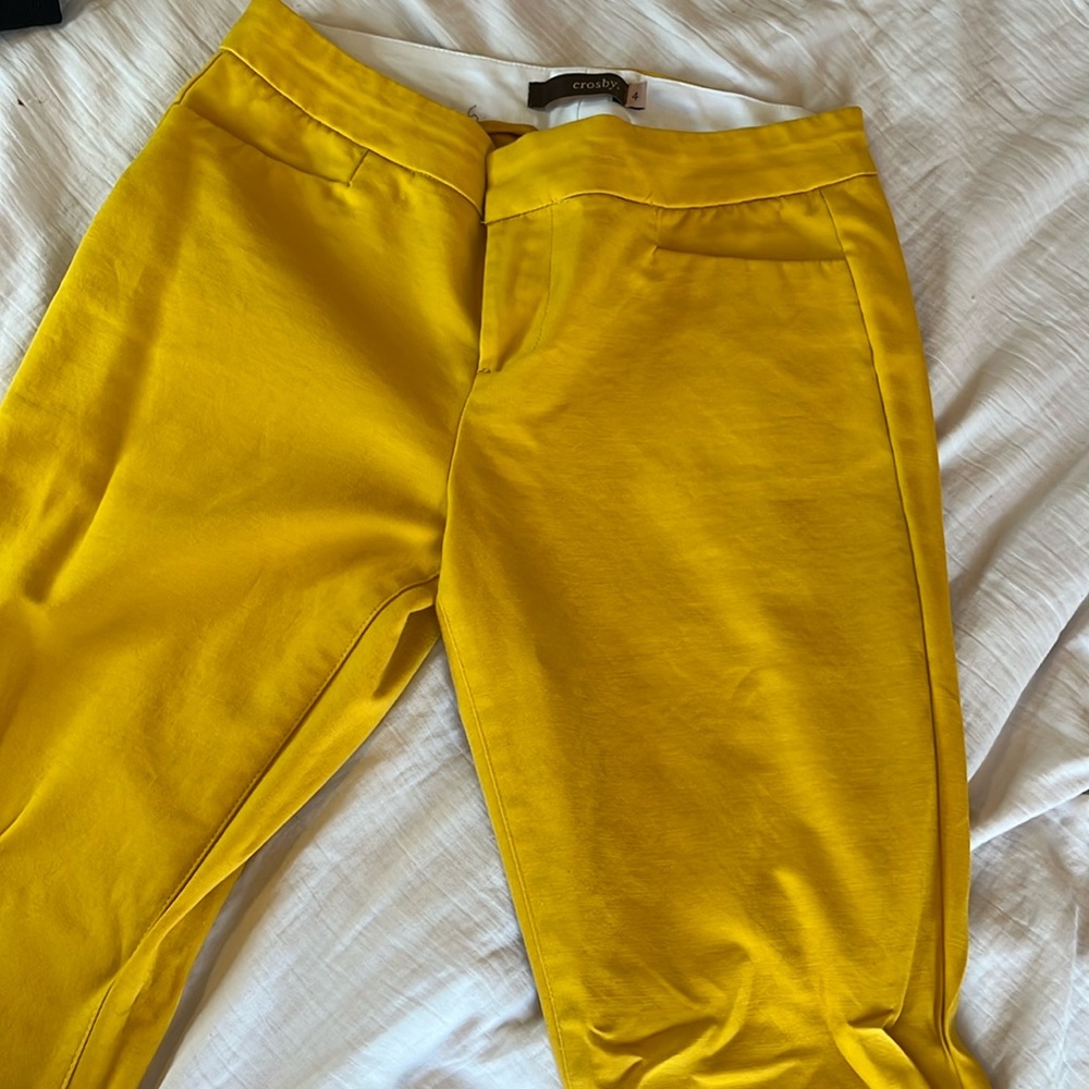 Crosby Size 4 Yellow Dress Pants